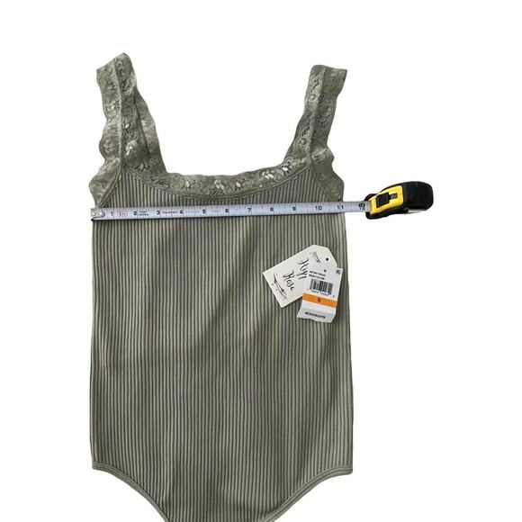 Hippie Rose Lace Trim Bodysuit NWT Size S NWT - Picture 2 of 8